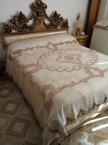 Copriletto matrimoniale - , in