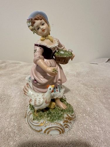 Statuina porcellana ghirlanda