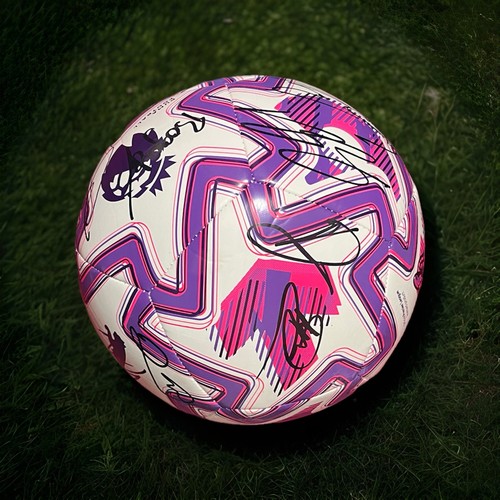 Aston villa calcio - villa, firmato