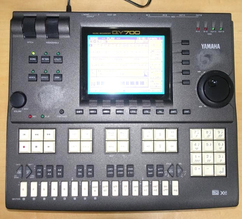 Yamaha qy700 midi sequencer - yamaha,