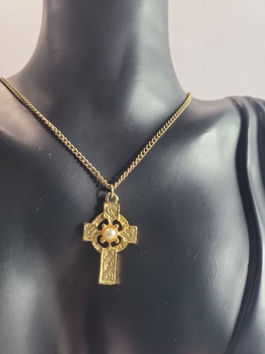 Collana con ciondolo - , croce