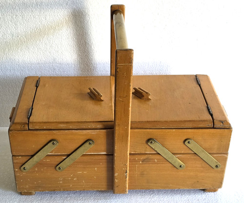 Scatola per cucito vintage