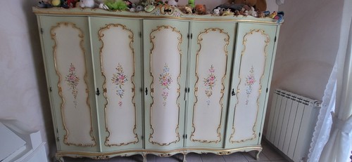 Armadio pregiato vintage stile