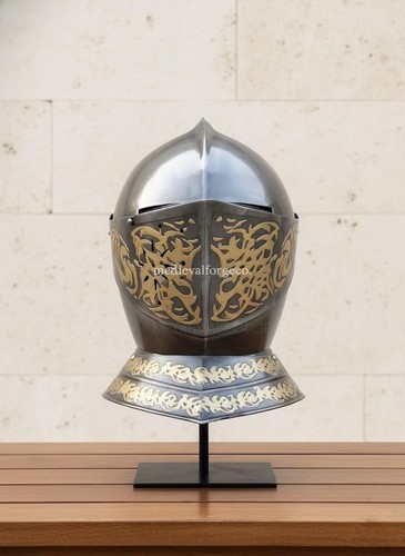 Elmetto cavaliere medievale
