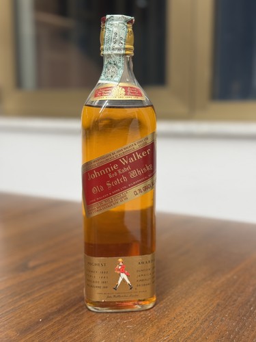 Johnnie walker red - johnnie, label