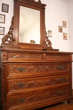 Cassettiera antica con