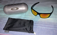 OAKLEY ? OCCHIALI DA SOLE FUEL CELL OO9096-86 RUBY IRIDIUM (+ CUSTODIA METALLO)