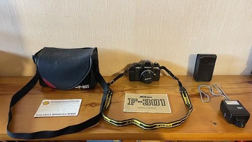Nikon 301 con obiettivo - 301,