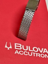 Grooved mesh steel bracelet