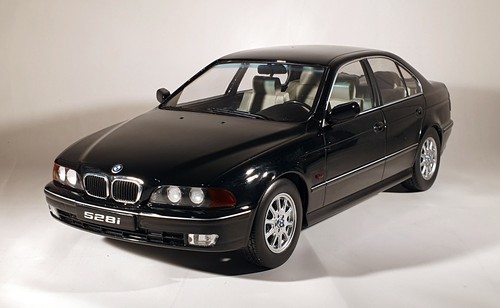 Scala bmw 528i berlina - kk,,
