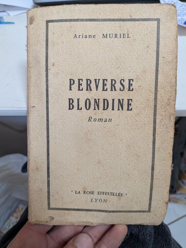 Perverse blondine ariane - , ...