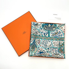 Sciarpa originale Hermes Carré 90 ANIMAUX SOLAIRES verde x multi seta con scatola BA100561
