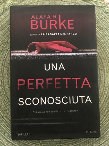 Una perfetta sconosciuta - una,