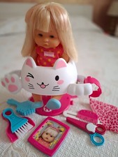 Famosa Nenuco Parrucchiera Set di Bambola e Accessori - 700017000