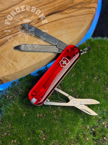 Victorinox classic rosso - victorinox,