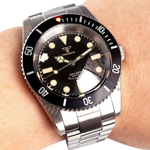 Nuovo orologio subacqueo - , uomo