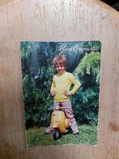 BAMBINO SU VESPA KID GIALLA  BELLA CARTOLINA GIOCATTOLO Vespa Piaggio