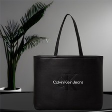 CALVIN KLEIN JEANS UVP 149 €