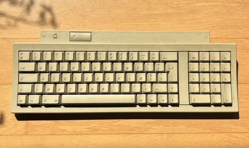 Apple keyboard m0487 - apple, ii