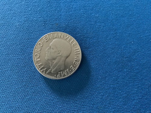 Italian lire coin - coin, vittorio