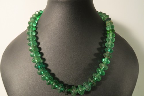 Vecchie perle vetro verde - di,