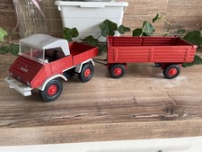 Unimog U 411 con rimorchio