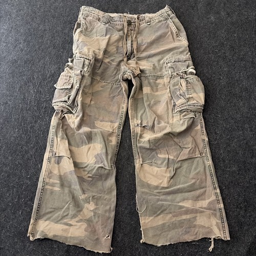Pantaloni cargo mimetici
