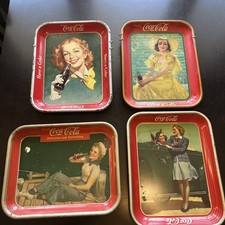 QUATTRO DIVERSI vassoi da