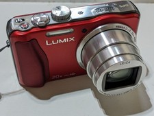 Panasonic LUMIX DMC-TZ30 fotocamera digitale rossa testata con accessori