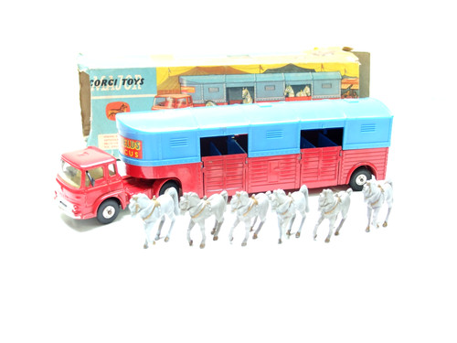 Corgi 1130 cipperfields - corgi,