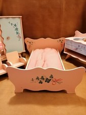 Camera da letto giocattolo,  fatta a mano, epoca prima metà del 900 