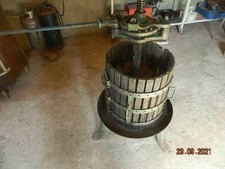 Torchio per uva 50 cm antico