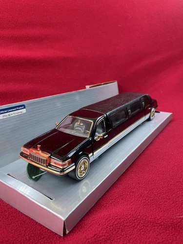 Lincoln berlina 1996 - 1/24,