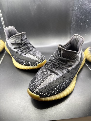 Taglia adidas yeezy - 1/2,