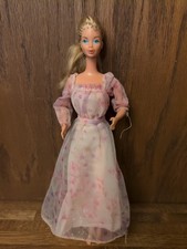 Barbie bambola baciante