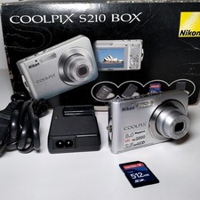 Nikon Coolpix S210 Fotocamera Digitale TESTATA Con Caricatore e Scheda Memoria