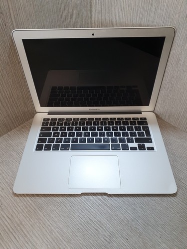 Apple macbook air 1 6 - apple, i5
