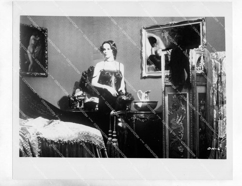 O61422 1975 orig laura - 1975,