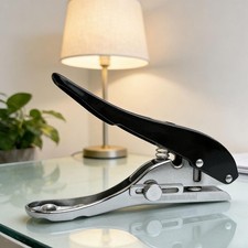 Perforatrice per carta a foro