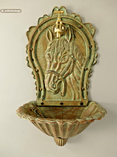 Fontana parete cavallo - parete,