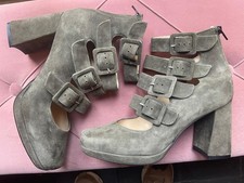 Stivaletti Bata con fibbie