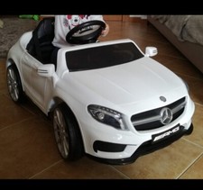 Auto elettrica per bambini Mercedes,con telecomando e cavo ricarica. Col. Bianco