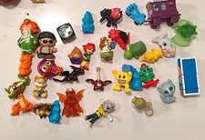 PERSONAGGI PUPAZZETTI SORPRESINE GIOCHINI VARIE LOTTO MISTO