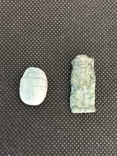 amuleto faience egiziano vintage e scarabeo egiziano scarabeo.