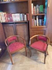 Coppia di poltroncine antiche con imbottitura damascata.