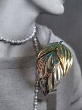 "ORENA" Spilla vintage "Foglia", metallo colore oro e argento, lunghezza 5 cm.