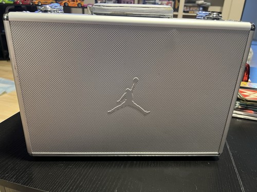 Nike 2002 air jordan - nike, xvii