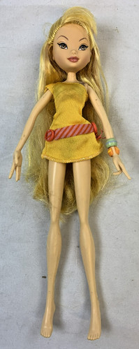 Mattel winx club - stella, beach