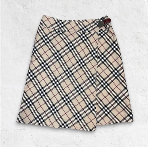 Gonna burberry blue label - burberry, nova
