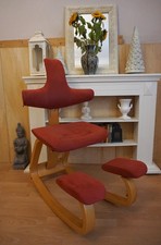 STOKKE VARIER THATSIT BALANS SEDIA AL GINOCCHIO SGABELLO AL GINOCCHIO SEDIA PER LA SALUTE IN ROSSO VINO!